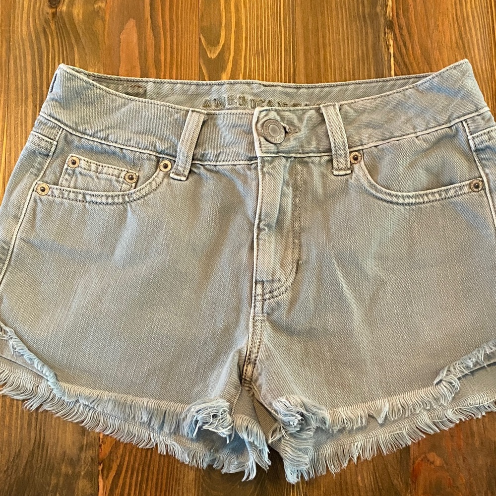 American‎ Eagle Tomgirl Shortie Sage Green